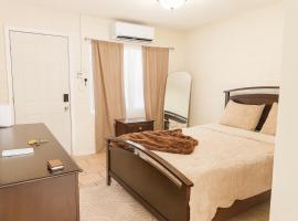 SolStar Suite - Steps From Tucson's NEW Casino, hotel i Tucson