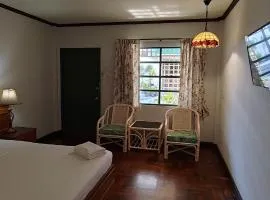 Puangpen Villa Hotel