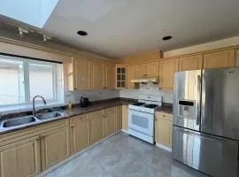 Vancouver Guest House- 15 Min Airport Downtown, Free Parking