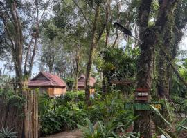 Bamboo Hideaway Resort, caba&ntilde;a o casa de campo en Koh Mak