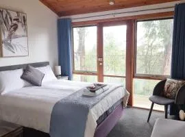 Queen Room with Balcony - Kookaburra Retreat Homestay