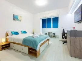 ApArt Hotel Modern Studio near AquaPark Amazonia and Hospitals Babes and Cardiology