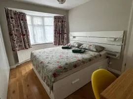 Stylish 1bed flat on the 1st floor maisonette