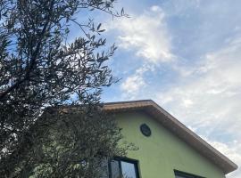 Cherry farm, hotel in Ajloun