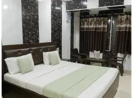 Dori Bazar Road Hotel Saurav Premium Palace Near Yamuna River - Shri Dwarkadhish Temple - Free Wi-Fi-Restaurant Car Parking facilities - Room Service ree Wifi # Free Wifi - Fully Air conditioning Room - Best Budget Hotel In Mathura