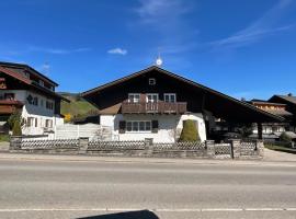 Die Talstation, hotel i Riezlern