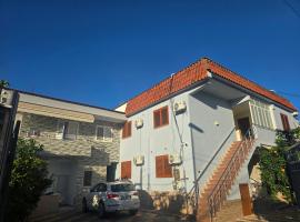 Grand Rooms，位于地拉那地拉那特蕾莎修女国际机场 - TIA附近的酒店