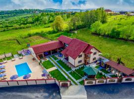 Pensiunea Adrian, ξενοδοχείο με υδρομασάζ σε Novaci-Straini