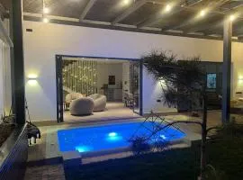 Hi-Tech Oasis Loft Villa with Outdoor Jacuzzi