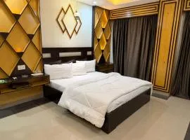 Moon Living Apartment Peshawar