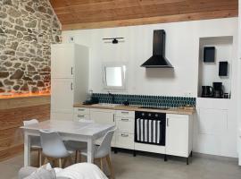 Maisonnette cosy proche de la côte, хотел в Lesneven