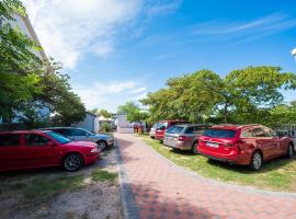 Apartments Gabi، فندق في سريما