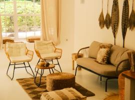 The Green Turtle Eco Lodge, hotel en Willemstad