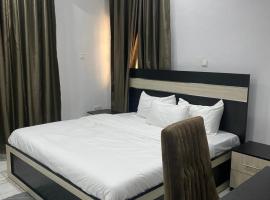 Adonai Guesthouse, hotel em Agbara