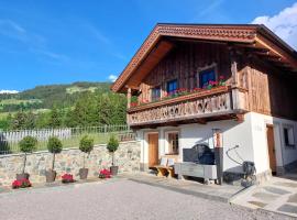 Charmantes Karwendel-Chalet, hotel i Wattens