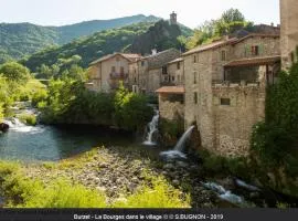 Charmant studio en Ardèche - village médiéval
