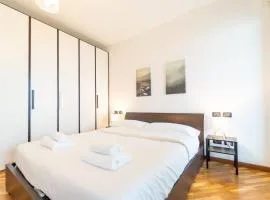 Moderno appartamento con garage, Wi-Fi, aria condizionata e terrazzo