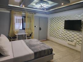 Ndouha House, hotel com estacionamento em Bafoussam