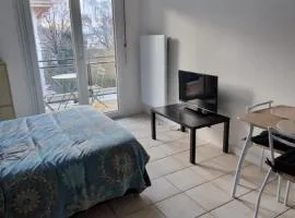 Studio moderne à Évian, lac, port et thermes