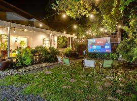 Spacious 6 Bedroom Private Villa 5 Minutes to Crisologo Sleeps 20, hotel a Vigan