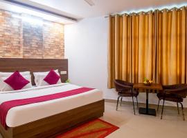 HOTEL S R Palace - Free Airport Drop for Minimum 05 Nights Stay - 5 mins from IGI & Domestic Airport Delhi, khách sạn ở New Delhi