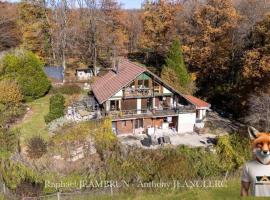Le chalet au domaine de Tara, hotel v destinácii LʼHôpital-du-Grosbois