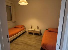 SAWADDEE，位于克莱蒙费朗的酒店