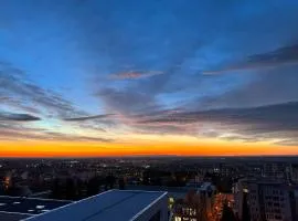 Modern City View Apartment near Medical College Free Street Parking