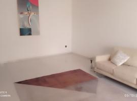 Appartement meublé Almadies 2, hotelli kohteessa Sangalkam