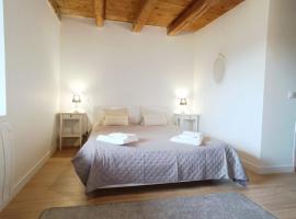 Le Parmelan - Sur la route d'Annecy, Hotel in Alby