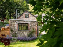 Coombe Farm Goodleigh - The Stables，位于Goodleigh的酒店