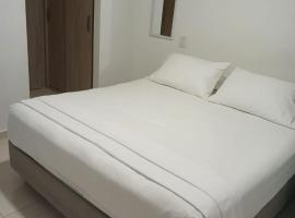 Jardin imperial, habitaciones para tu disfrute y descanso en apto familiar, hotel in Cartagena de Indias