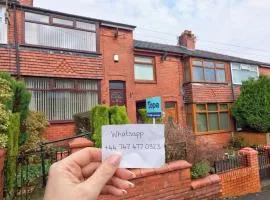 Martin Avenue House OLDHAM Great House for Family