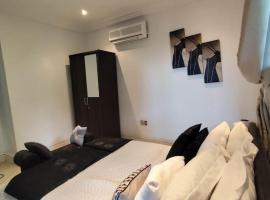 Etikette Homes, hotel u gradu Akra