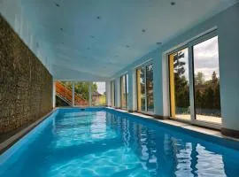 Vířivka a sauna na pokoji,nebo na vlastní terase - Farma u Příbrami