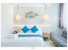 Kamala Havana Hotel and Cafe, ξενοδοχείο στην Παραλία Καμάλα