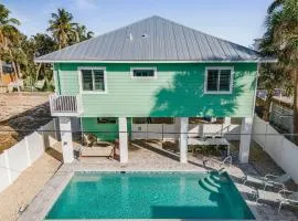 New Build - Pool - Walk to Beach