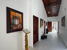 Hotel Casa Colonial Moñitos, ξενοδοχείο σε Moñitos