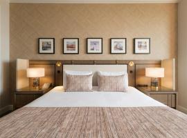 Hotel Atlantis Suites By signature Stays Near Kashi Vishwanath Temple, luxusní hotel v destinaci Váránasí