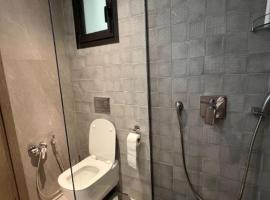Stylish moroccan appartment in Diour jamaa, hôtel à Rabat