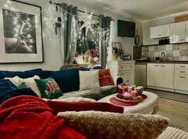 Mała Cegielnia - balia z bąbelkami i sauna na wyłączność w leśnym klimacie, khách sạn ở Gołubie