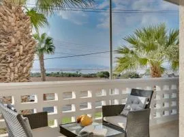 Elisabeth Salt Lake views 200m from Makenzy beach