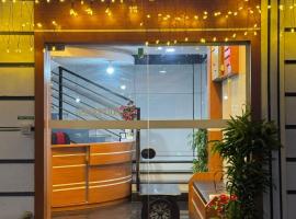 RV Tourist Home, ξενοδοχείο σε Ponnāni