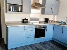 Modern 1 Bedroom Apt 7 near City Centre Parking