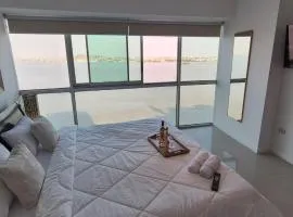 Ecusuites Skyline Jacuzzi Premium Riverfront 12