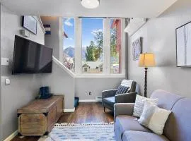 Snowy Peak Views from Living Room, 2 Parking Spaces, Walk to Ski condo