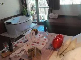 Petite House com Hidromassagem