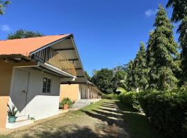 Cabañas Green Hills, hotel with parking in Las Minas