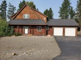 Roslyn Pines - Hot Tub, Spacious Deck, Dogs Welcome