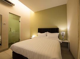 Seven Hotel, hotel near Lok Kawi Wildlife Park, Putatan